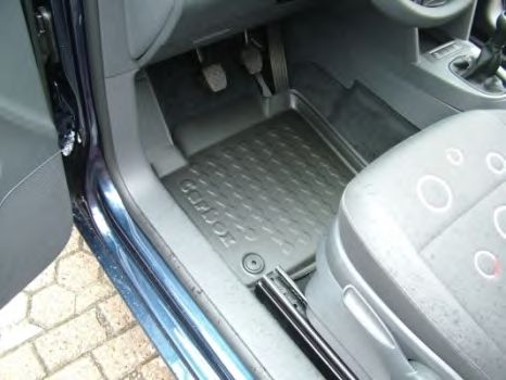 Footwell Tray 40-2022