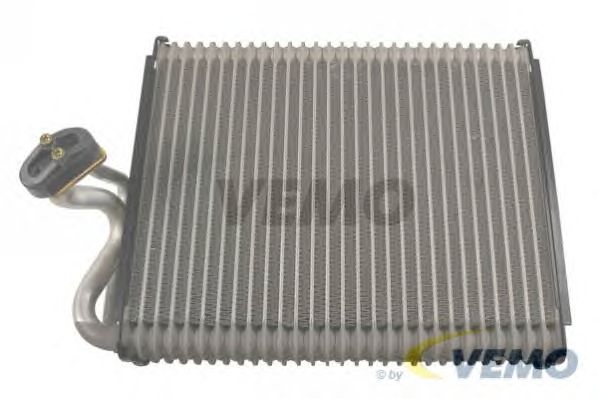 Evaporator, air conditioning V30-65-0037