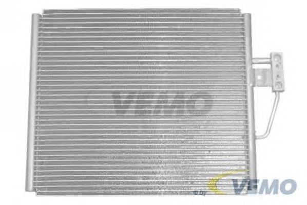 Condensator, airconditioning V20-62-1010