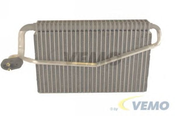 Evaporator, air conditioning V30-65-0024
