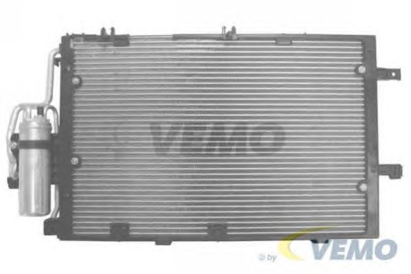 Condensator, airconditioning V40-62-0020