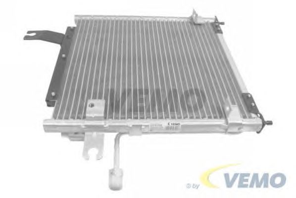 Condensator, airconditioning V32-62-0008