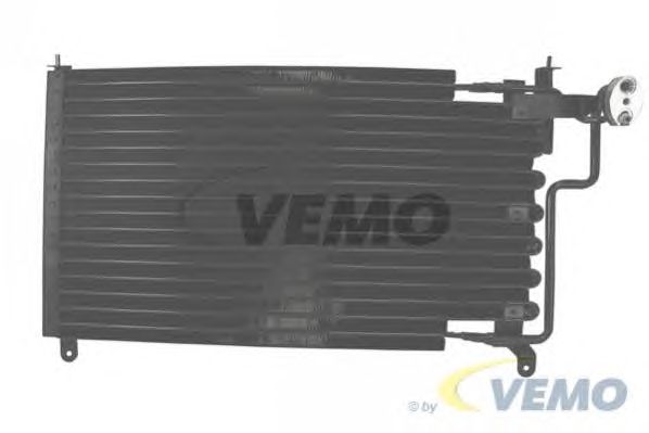 Condensator, airconditioning V40-62-0030