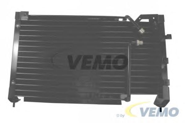 Condensator, airconditioning V32-62-0017