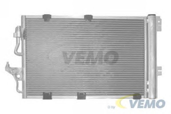 Condensator, airconditioning V40-62-0015